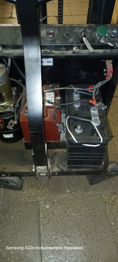 Замена аккумуляторной батареи штабелера | фирма Ремонт