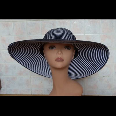 Широкополая шляпа летняя женская