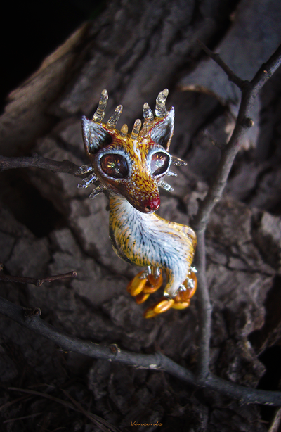 "Пятихвостая кицунэ, разжигающая пламя лисица", фэнтези-брошь в восточном стиле