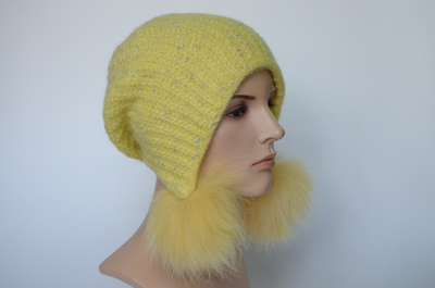 zheltaya-shapka-ushanka-s-pomponami-vizio-italiya-1120-pp-66