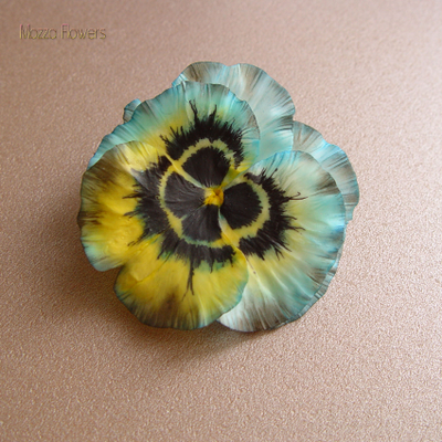 Заколка-брошь "Анютки". ЕСТЬ В НАЛИЧИИ.