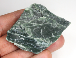 Серпентин, необработанный, дикий образец, Россия, КЧР, Урупский район (67*49*14 мм, 48 г) №37601