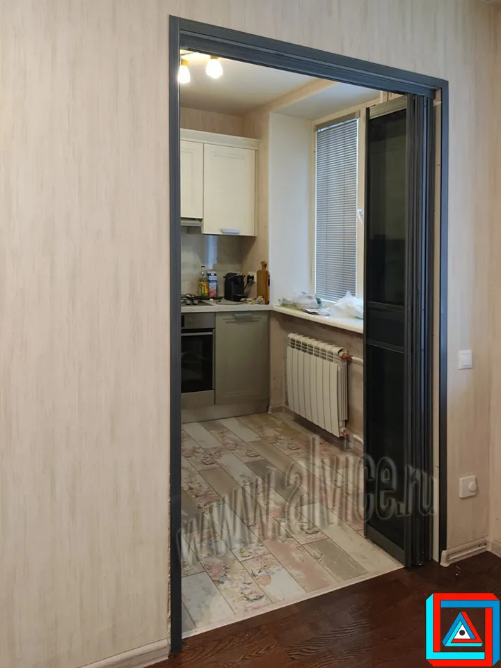 Ширина пакета створок в сложенном состоянии - 150 мм