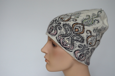 Жаккардовая белая шапка со стразами Vizio Италия 1036 CY