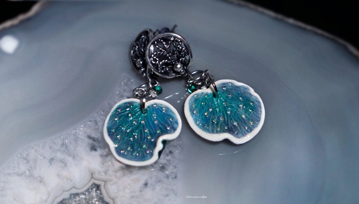 Необычные серьги в подарок девушке: листья кувшинки из волшебного озера, фэнтези украшение