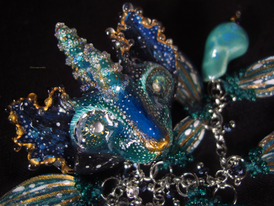 Брошь "Морской дракон из рода двурогих котов", украшение-талисман с длинной подвеской