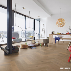 Паркетная доска Meister HS 500 Lindura Дуб классик Серый 8931 в интерьере