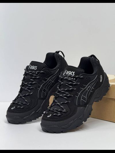 Asics Gel-Pickax Triple Black