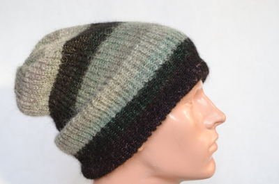 vyazanaya-muzhskaya-italyanskaya-shapka-vizio-6521-polosataya