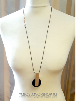 А-950 Подвес из дерева с золотой пластиной.