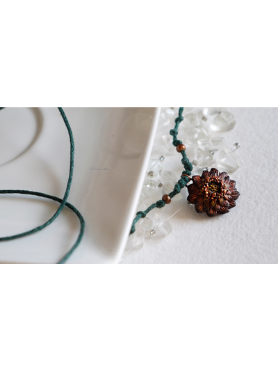 Миниатюрный кулончик с Медной Календулой