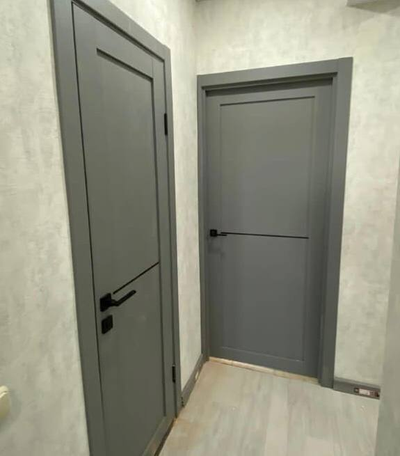 OPTIMA PORTE (ОПТИМА ПОРТЕ)/ TURIN (ТУРИН) 502 АПП SB, СЕРЫЙ/ ПОЛОТНО ГЛУХОЕ с ГОРИЗОНТАЛЬНЫМ ЧЕРНЫМ МОЛДИНГОМ