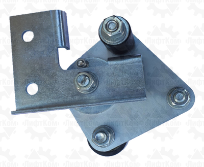 Рычаг трехплечий каретки дверей кабины 1021К.03.10.240