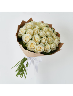 БУКЕТ "УТРЕННЯЯ РОСА" ИЗ 25 БЕЛЫХ РОЗ В КРАФТЕ
