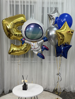 Набор шаров на 5 лет с космонавтом
