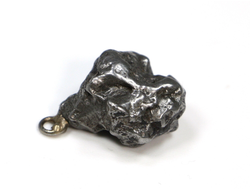 Кулон из метеорита "Campo-del-cielo", Аргентина (20*14*10 мм, 6,1 г) №23464