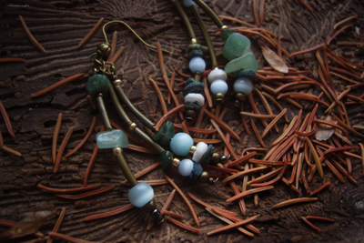 Благотворительность. Серьги с камнями "Сказки на концах хвойных иголочек"