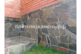 облицовка цоколя плитняком, природным камнем