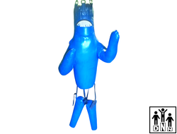 Боксерский мешок человек с ногами