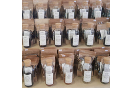 Чайный остров на ярмарке или фудмаркете