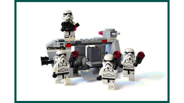 Имперский Штурмовик забрался на крышу Бронетранспортёра ITT (LEGO # 75078).