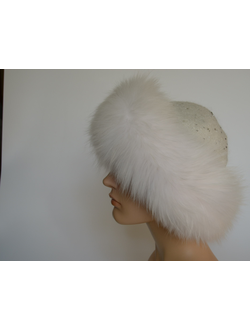 Белая шапка с меховой отделкой Vizio Италия 8058 CCP  V