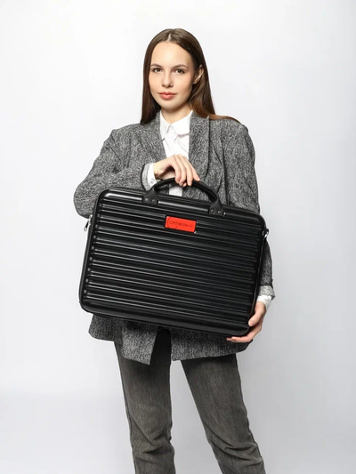 Пластиковый кейс для ноутбука 17 - 18 дюймов Optimum, черный матовый