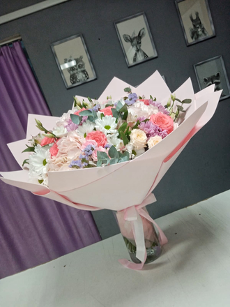 Сборный букет бело-коралловый XXL