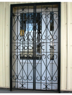 Дверь-решетка  с ковкой (артикул-ДР09)