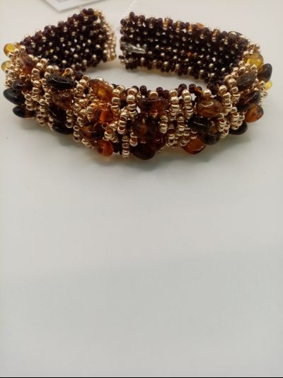 Браслет из Чешского бисера  с янтарем 1
