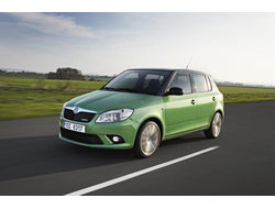 Автомобильные чехлы Skoda Fabia RS передние кресла спорт с 2010-2014 г.в.