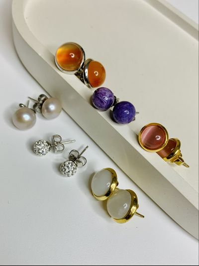 Пуссеты с натуральными камнями в ассортименте