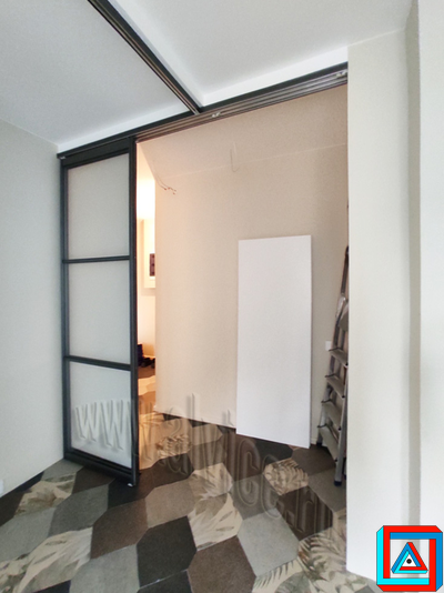 Перегородка-телескоп КАСКАД из 3-х створок в створе проема