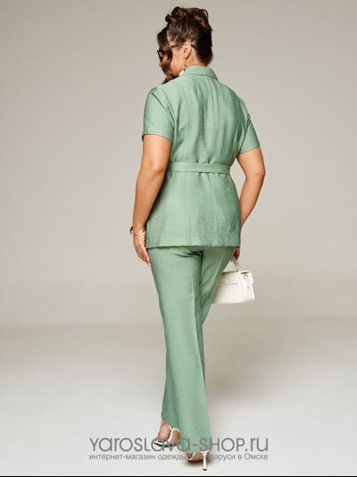 Женский льняной костюм мятного цвета