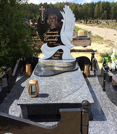 Элитный памятник из гранита с Голубем