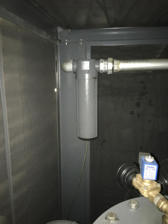 Встроенный внутри корпуса циклонный сепаратор конденсата