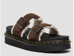 БОСОНОЖКИ DR. MARTENS MYLES SUEDE FUR-LINED BUCKLE SLIDE коричневый