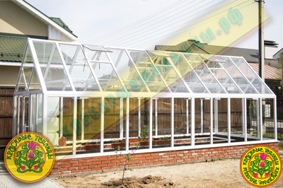 Теплица 8х3 метра из стекла и алюминия перед высадкой рассады