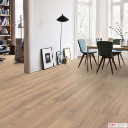 Декор паркетной доски Haro Дуб Пуро Белый Алабама браш 1-пол, масло 529764 в интерьере гостиной