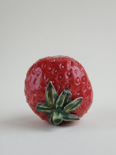 Клубника большая