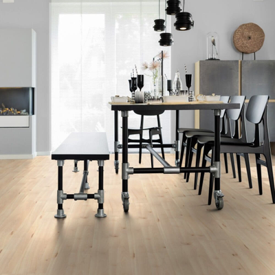 Биополы Purline Wineo 1500 wood L Uptown Pine PL083C в интерьере кухни