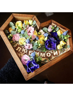 Деревянное сердце с цветами