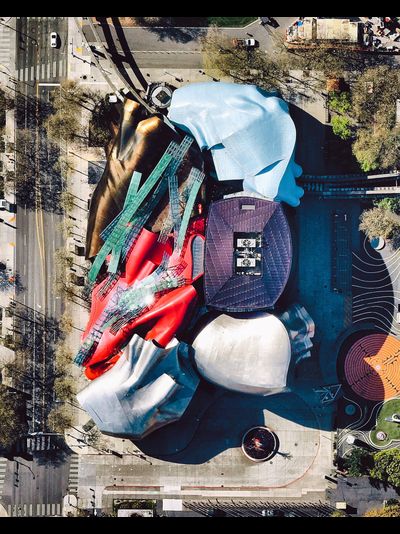 Картина обогреватель, спутниковое фото музея поп-культуры