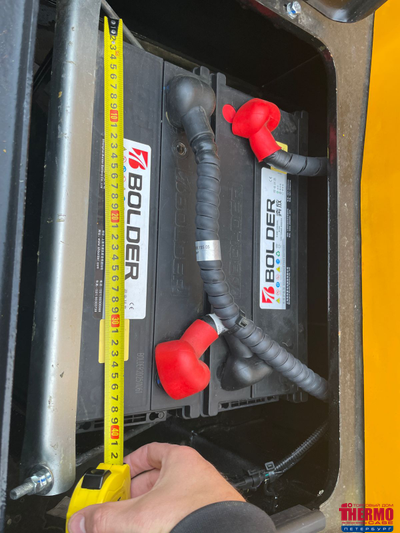 Комплект термозащиты АКБ автокранов и фронтальных погрузчиков КТЗГ-А7+ (КОМПЛЕКТ ИЗ 2-Х ТЕРМОСОВ С ОТДЕЛЬНОЙ КРЫШКОЙ ДЛЯ 2-Х АКБ с НАГРЕВАТЕЛями НТА-2/2+ (круглая клемма d=8mm) АКБ А/h: 120 (E41), Габариты АКБ, мм: (402-408)x(171-175)x(215-235)