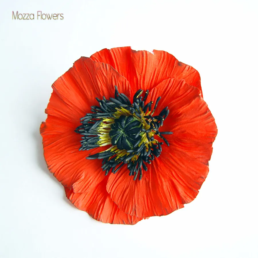 Брошь "Красный бархатный мак"