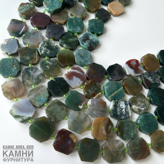 "Индийский агат" халцедон с яшмой, кварцем и хлоритом крупные плоские фигурные бусины 18-20 мм, цена за нить 19 см