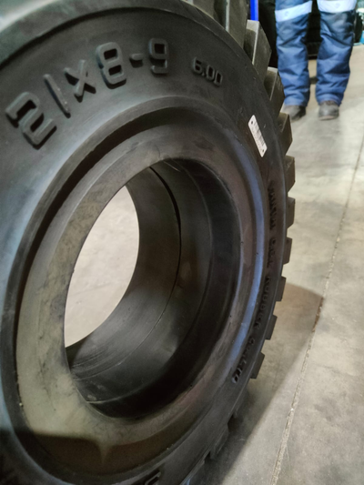 21х8-9 SOLID STAR Шина цельнолитая