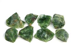 Опал зеленый в ассортименте, Казахстан (16-20 мм, 1,5-2 г) №22899