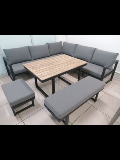 Лаунж-зона TOPA c обеденным столом