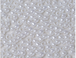 Бисер японский TOHO круглый 11/0 #0121 белый, глянцевый непрозрачный, 10 грамм